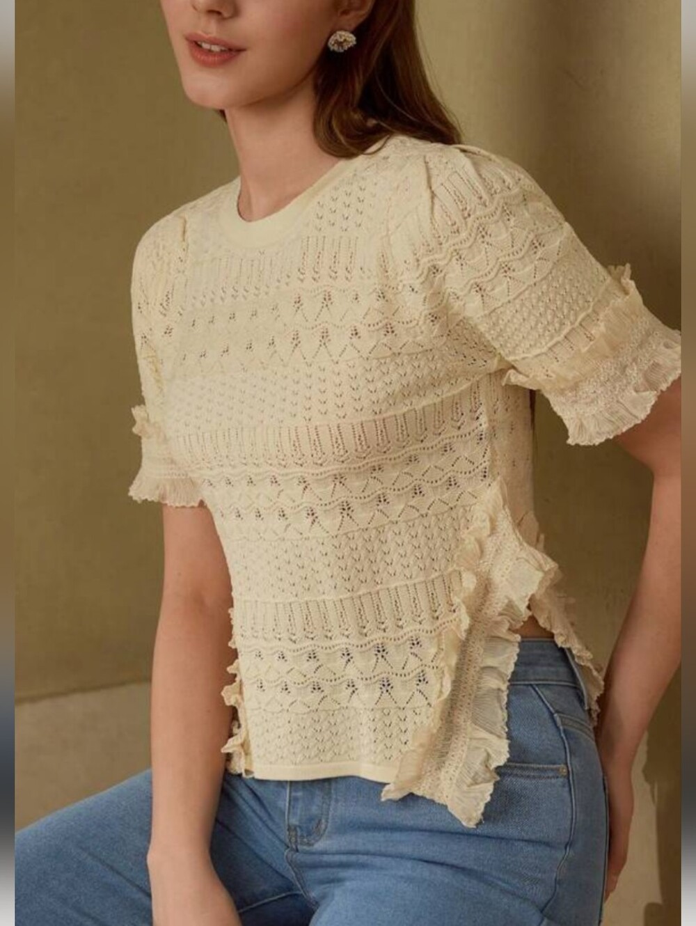 Zara women’s  Cream colored open Knit Ruffle Short Sleeve Top size M like new